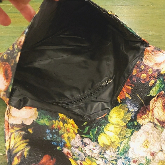 2for $20: Floral Print & Studs Clutch 💐 - Picture 3 of 3